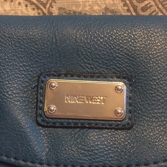 Nine West crossbody purse - Picture 2 of 6